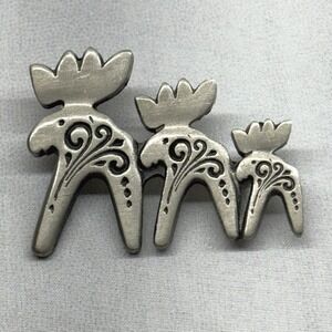 R. Tennesmed Brooch Unisex OS Silver Excellent Swedish Pewter Moose Family Pin